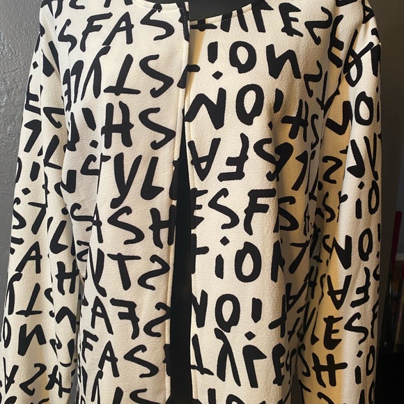 SHEIN Curve White Jacket with black Graphic Letters - Picture 5 of 14